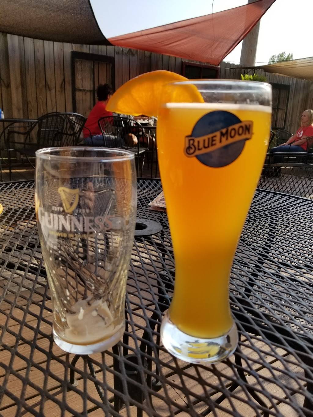 Mulligans | restaurant | 7 S Central Park, Jacksonville, IL 62650, USA | 2172435761 OR +1 217-243-5761