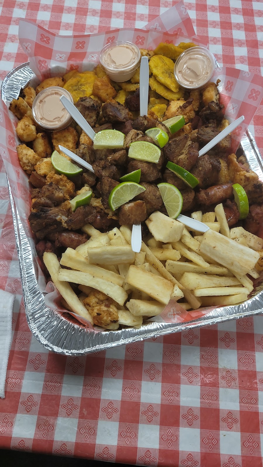 William & Son Deli Market restauran | restaurant | 485 Farmington Ave, Bristol, CT 06010, USA | 8605832220 OR +1 860-583-2220