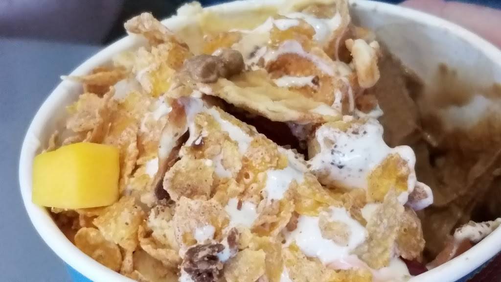 Menchie’s Frozen Yogurt | restaurant | 14523a Sherman Way, Van Nuys, CA 91405, USA | 8184653212 OR +1 818-465-3212