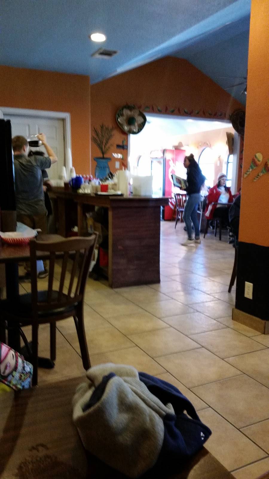 Zapatas Mexican Restaurant | restaurant | 1808 W 2nd St, Taylor, TX 76574, USA | 5123523995 OR +1 512-352-3995