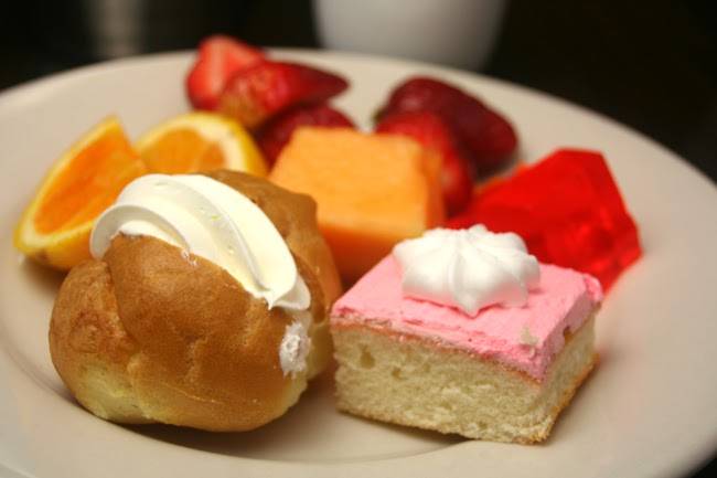 Yutaka Buffet | restaurant | 339 Squire Rd, Revere, MA 02151, USA | 7812898880 OR +1 781-289-8880