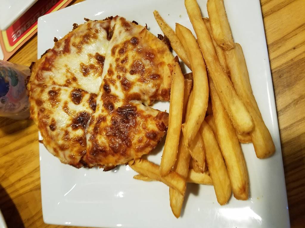 Chilis Grill & Bar | meal takeaway | 1191 E 19th St, Upland, CA 91784, USA | 9099321051 OR +1 909-932-1051