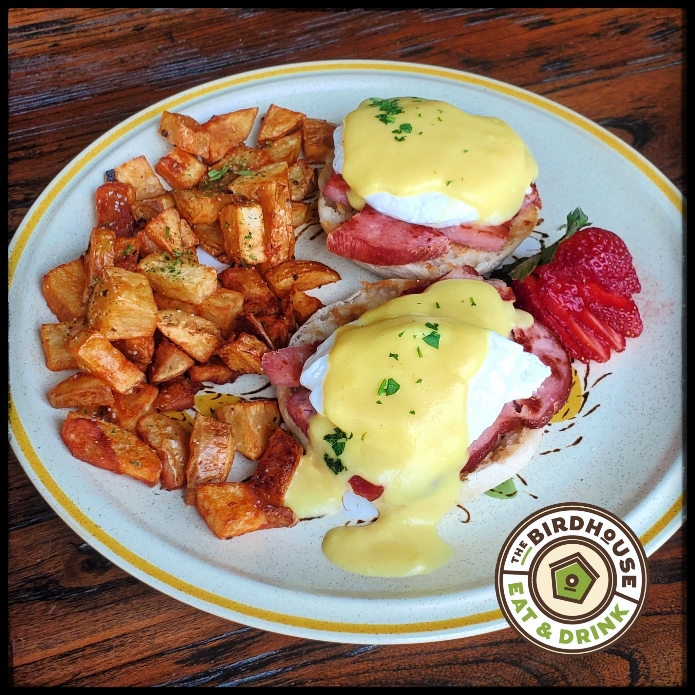 The Birdhouse Eat & Drink | restaurant | 4153 W Broadway Ave, Robbinsdale, MN 55422, USA | 7632059668 OR +1 763-205-9668