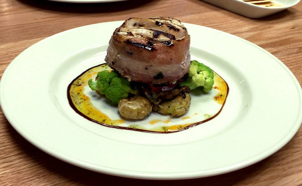 Lowville Bistro | restaurant | 6179 Guelph Line, Burlington, ON L7P 0A6, Canada | 9053350750 OR +1 905-335-0750