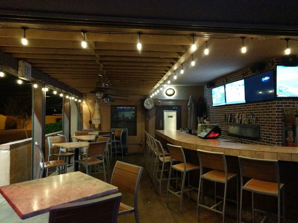 Phillys Sports Bar & Grill | restaurant | 1826 N Scottsdale Rd, Tempe, AZ 85281, USA | 4809466666 OR +1 480-946-6666