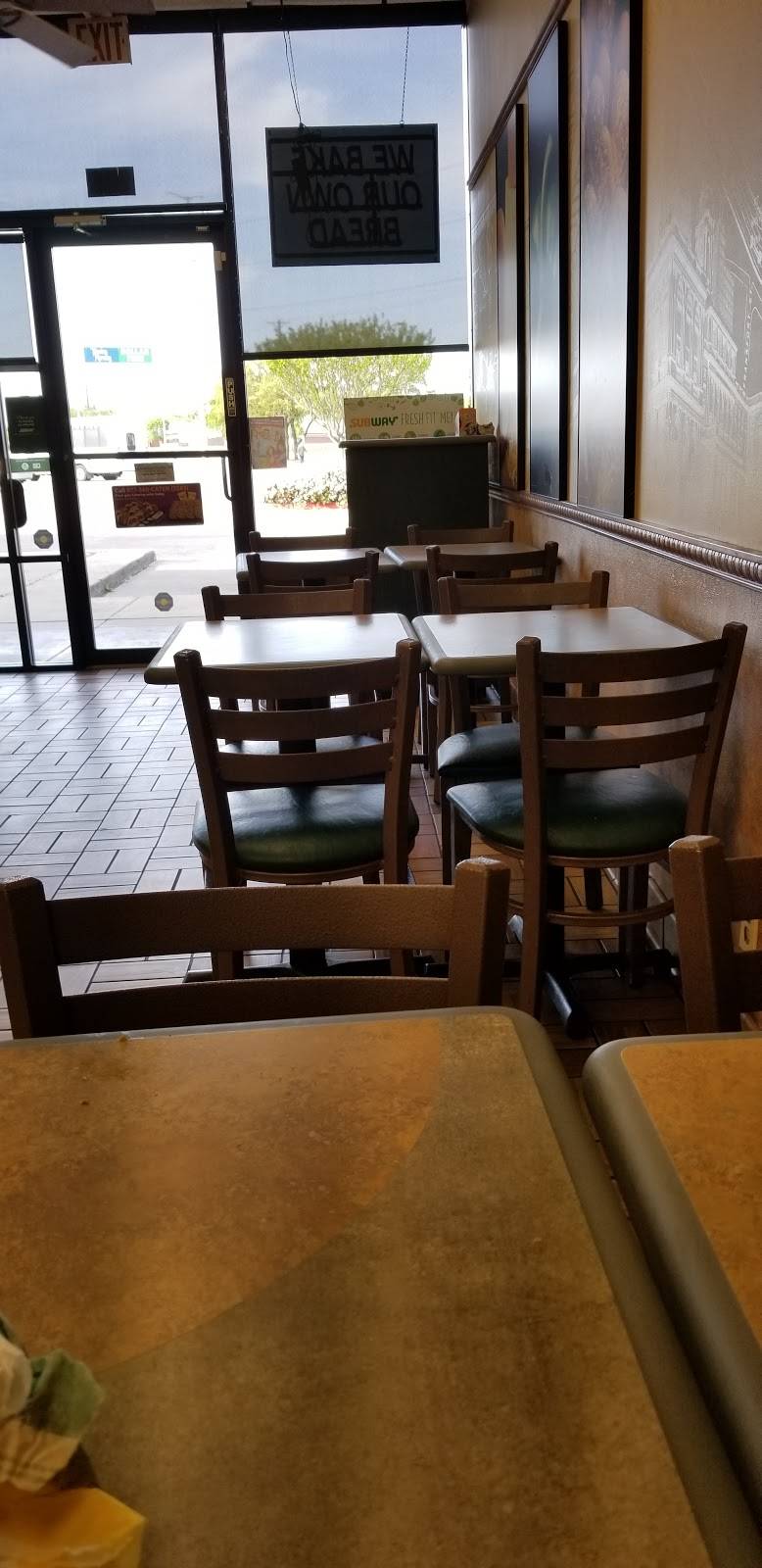Subway Restaurants | restaurant | 3046 Lavon Dr #128, Garland, TX 75040, USA | 9724950245 OR +1 972-495-0245