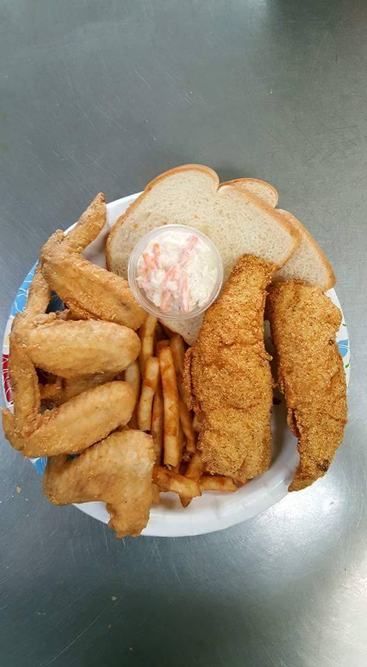 J J Fish & Chicken | restaurant | 1647 University Ave W, St Paul, MN 55104, USA | 6512513497 OR +1 651-251-3497