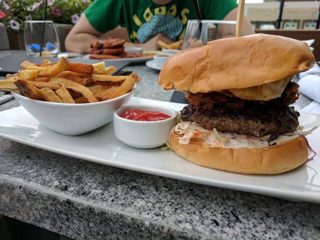 Baxters Landing | restaurant | 419 King St W #2030a, Oshawa, ON L1J 2K5, Canada | 9052150132 OR +1 905-215-0132