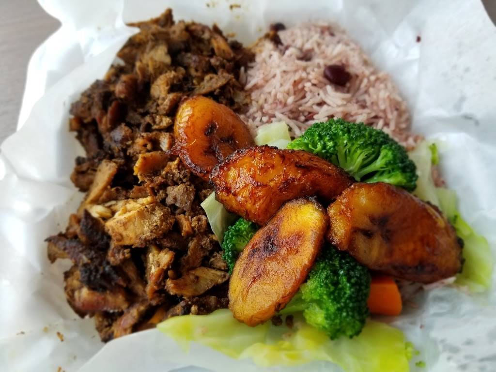 Chris Jerk | restaurant | 2570 Birchmount Rd, Scarborough, ON M1T 2M5, Canada | 4162975375 OR +1 416-297-5375