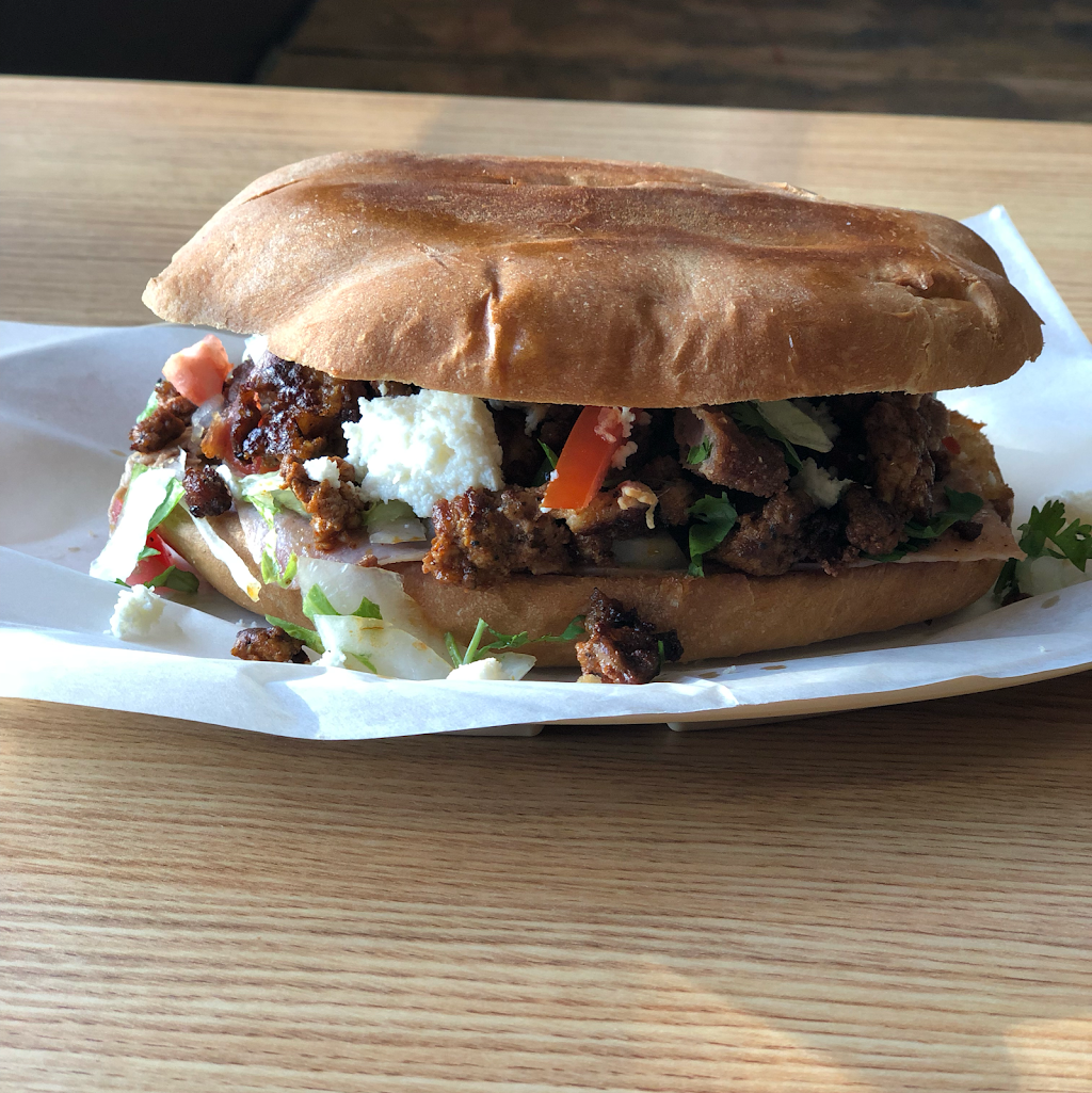 El Chilaquil Mexican And Seafood Restaurant | restaurant | 1052 E Ave. J, Lancaster, CA 93535, USA | 6619414068 OR +1 661-941-4068