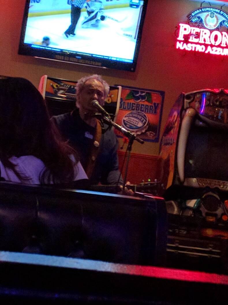 Pepperoncinis | restaurant | 201 E Main St, Milford, MA 01757, USA | 5084787377 OR +1 508-478-7377