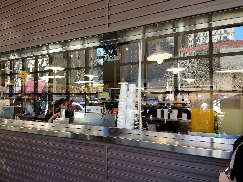 Shake Shack | restaurant | 2000-02 Sansom St, Philadelphia, PA 19103, USA | 2158091742 OR +1 215-809-1742