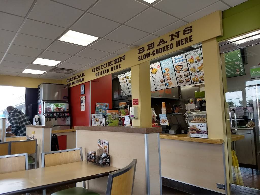 Del Taco | meal takeaway | 5740 Riverside Dr, Chino, CA 91710, USA | 9096275917 OR +1 909-627-5917