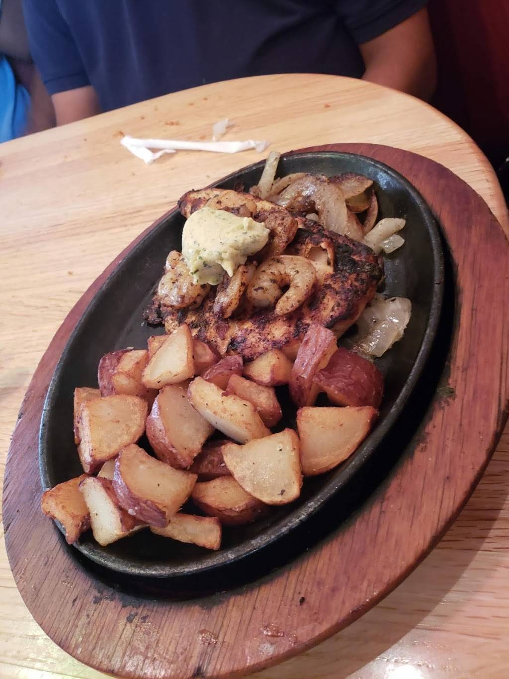 Applebees Grill + Bar | restaurant | 7396 Bell Creek Rd, Mechanicsville, VA 23111, USA | 8045599223 OR +1 804-559-9223