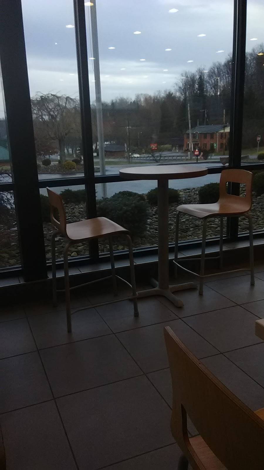 Wendys | restaurant | 600 Clearview Heights Rd, Charleston, WV 25312, USA | 3049849843 OR +1 304-984-9843