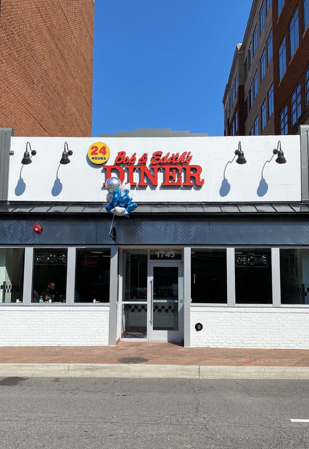 Bob and Ediths Diner | restaurant | 1743 King St, Alexandria, VA 22314, USA | 7036640043 OR +1 703-664-0043