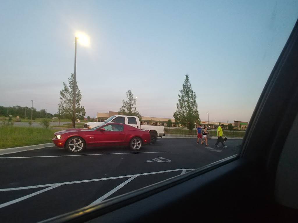 Zaxbys Chicken Fingers & Buffalo Wings | restaurant | 539 Conestoga Pkwy, Shepherdsville, KY 40165, USA | 5025436000 OR +1 502-543-6000