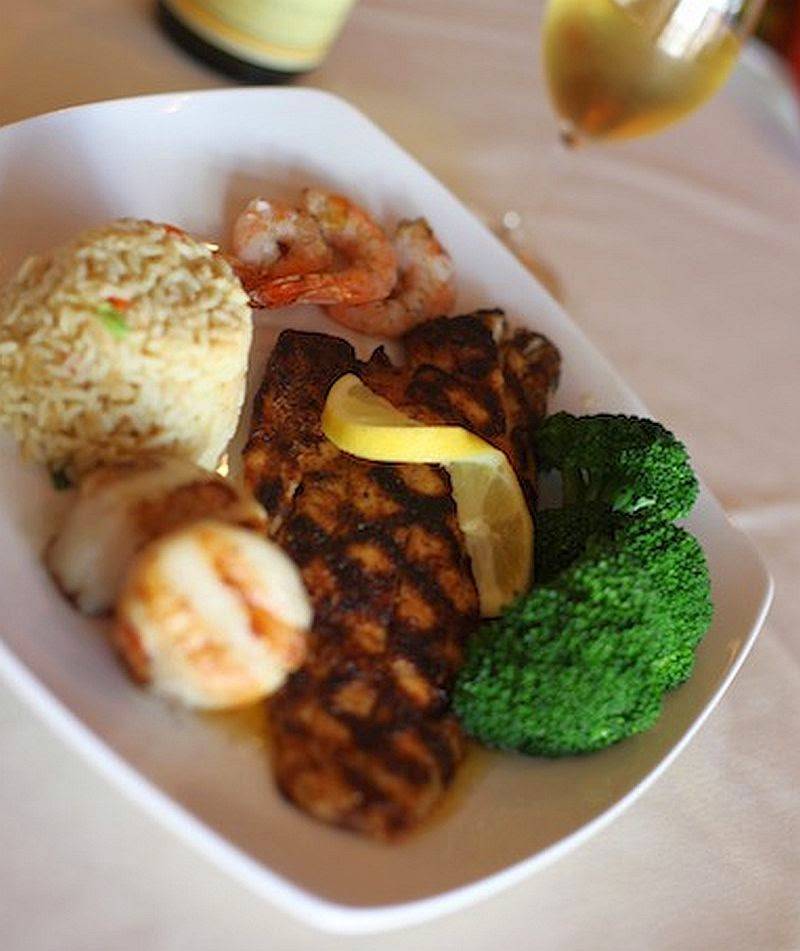 Austins Seafood & Steakhouse | restaurant | 5101 W Esplanade Ave, Metairie, LA 70006, USA | 5048885533 OR +1 504-888-5533