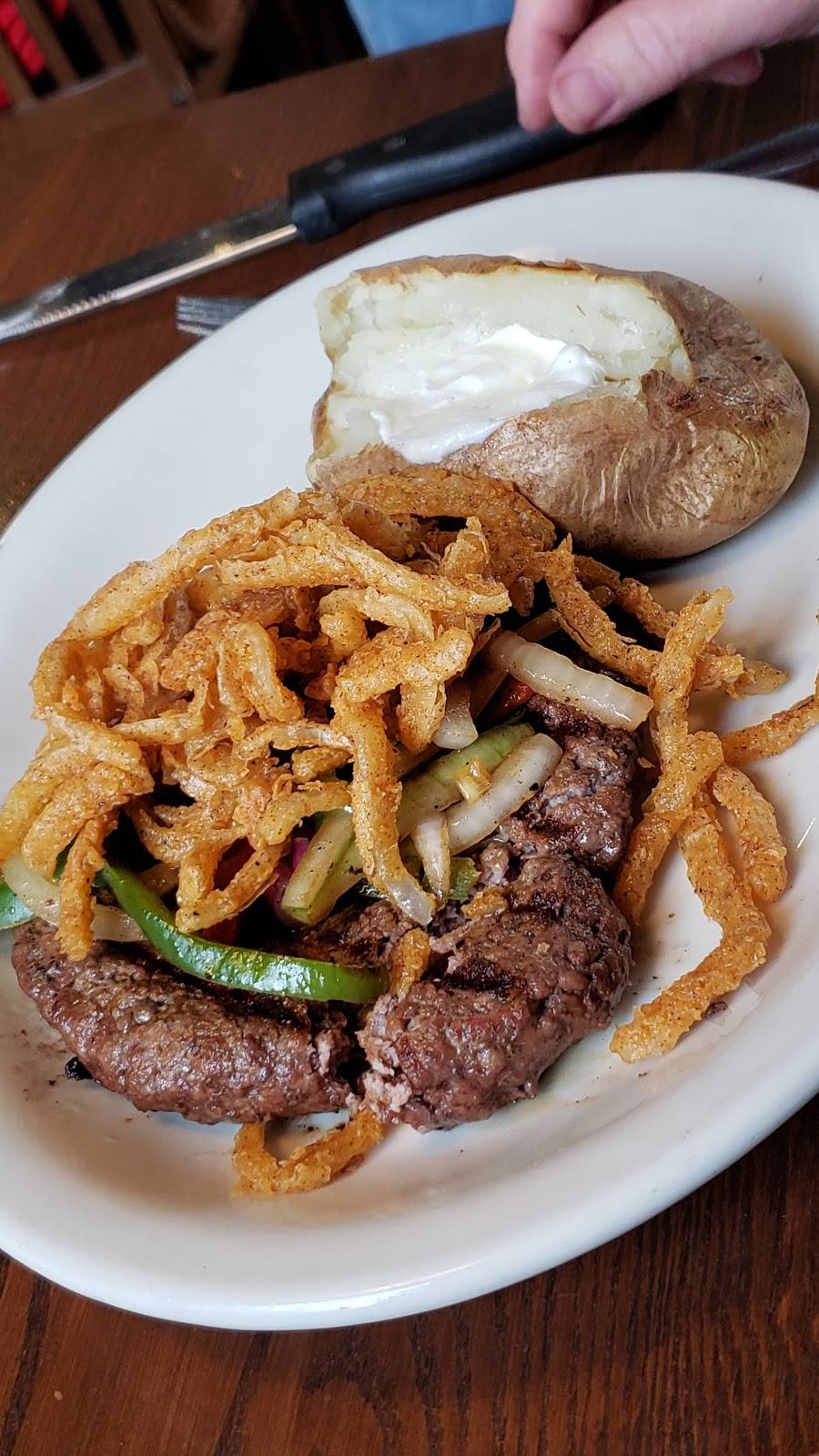 Coltons Steak House & Grill | restaurant | 2415 Missouri Blvd, Jefferson City, MO 65109, USA | 5736355336 OR +1 573-635-5336