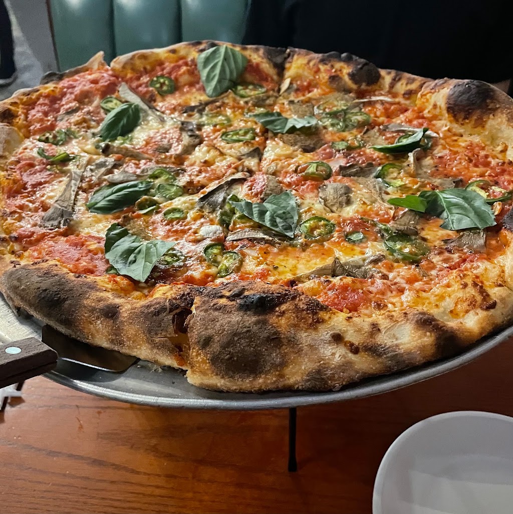 Delucas Pizzeria | restaurant | 833 Central Ave, Hot Springs National Park, AR 71901, USA | 5016099002 OR +1 501-609-9002