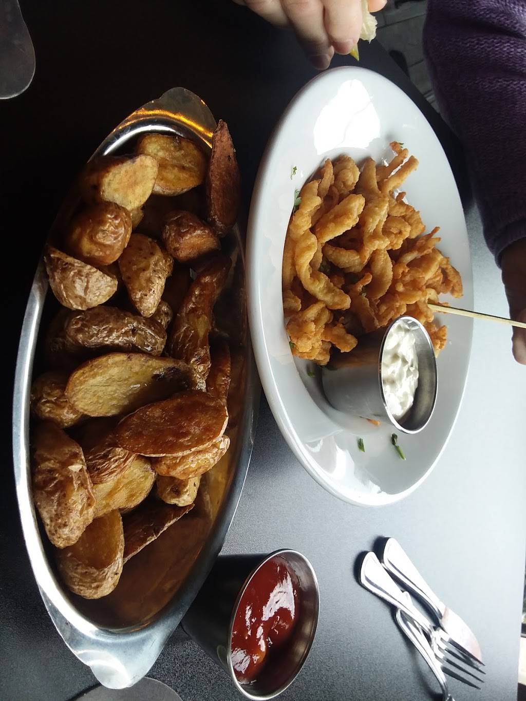 Rockfish Public House | restaurant | 110 N George St, York, PA 17401, USA | 7178935928 OR +1 717-893-5928