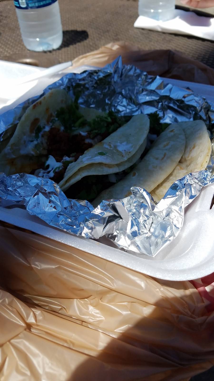 Lyndas Tacos | restaurant | 105 M-66, Charlevoix, MI 49720, USA | 2314372024 OR +1 231-437-2024