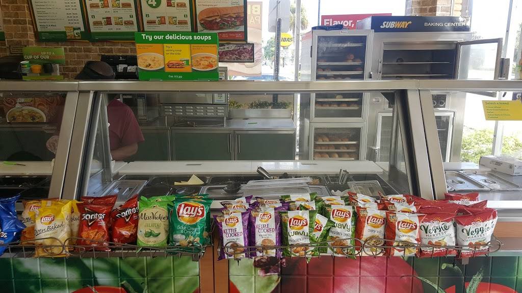 Subway Restaurants | restaurant | 201 E Sunrise Blvd, Fort Lauderdale, FL 33304, USA | 9544622322 OR +1 954-462-2322