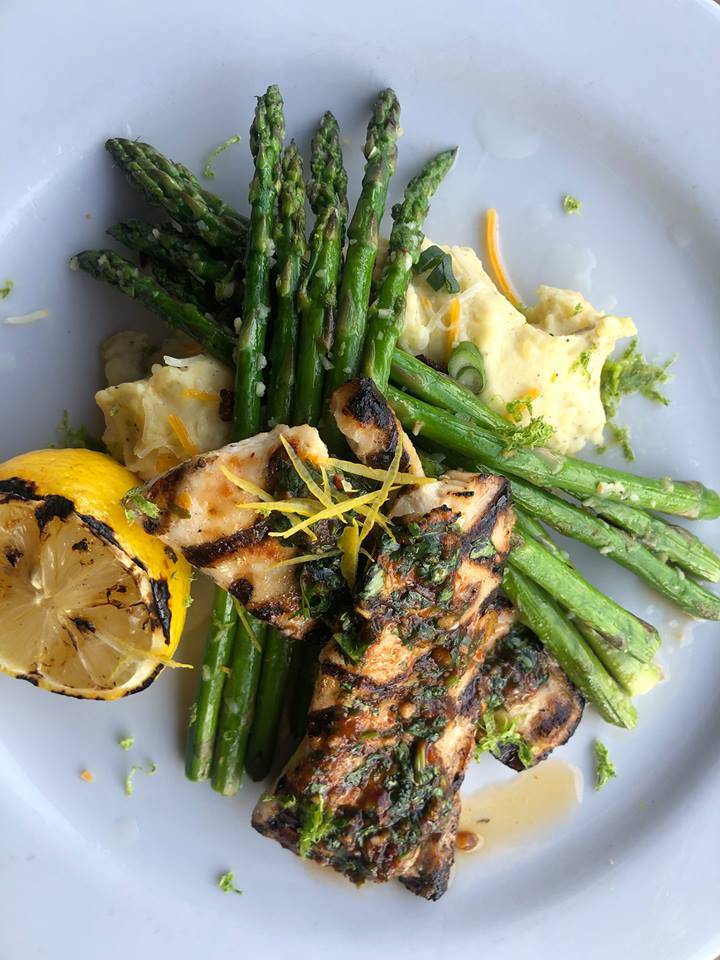 Smokin Fins | restaurant | 900 N 54th St #1, Chandler, AZ 85226, USA | 4805085971 OR +1 480-508-5971