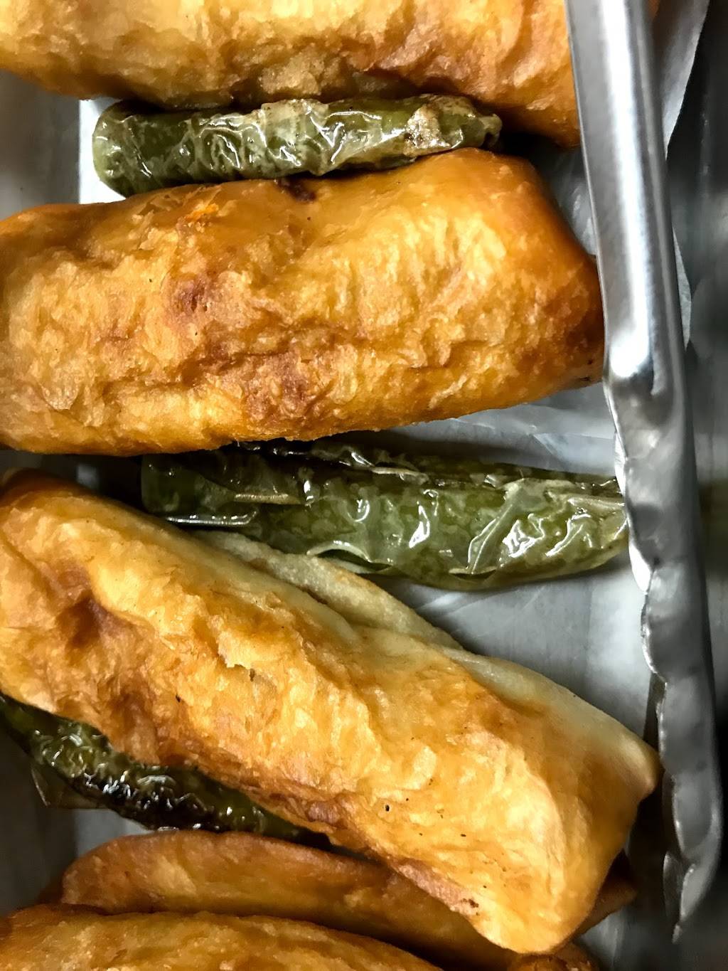 Marias Tacos And Pupusas | restaurant | 702 S Acme Rd, San Antonio, TX 78237, USA | 2105602232 OR +1 210-560-2232