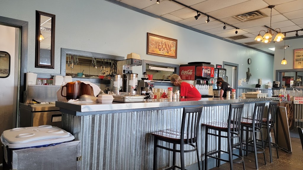 COUNTRY CAFE | restaurant | 10161 W University Blvd, Odessa, TX 79764, USA | 4323810075 OR +1 432-381-0075