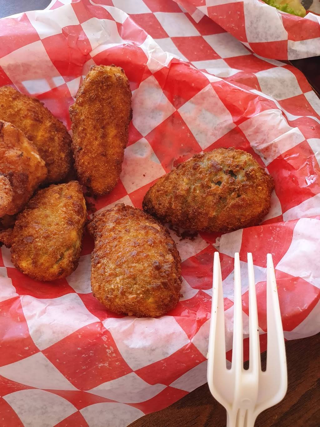 Logans Beach Bar | restaurant | 200 N Broadwalk, Hollywood, FL 33019, USA | 9549227057 OR +1 954-922-7057