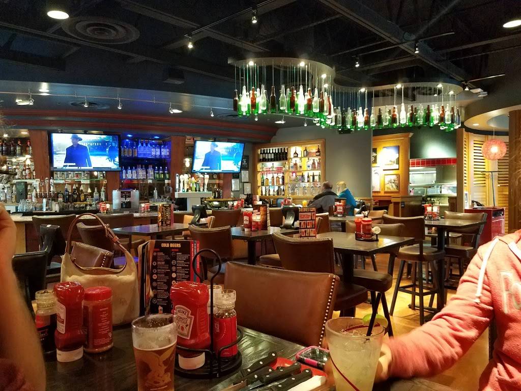 Red Robin Gourmet Burgers and Brews | restaurant | 45 Rivers Edge Dr, Milford, OH 45150, USA | 5139650500 OR +1 513-965-0500