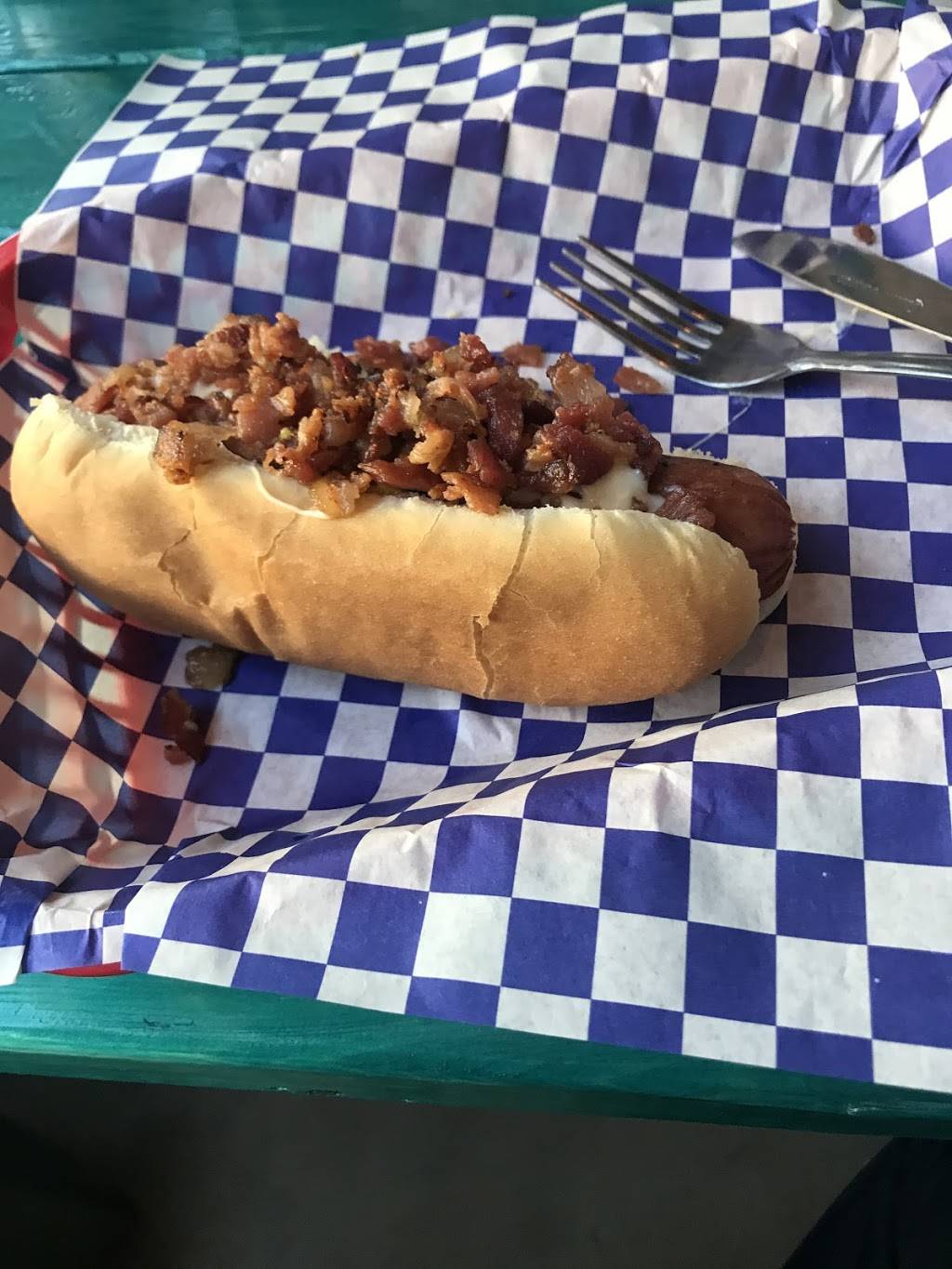 The Doghouzz | restaurant | 1349 Autumn Ave, Memphis, TN 38104, USA | 9012077770 OR +1 901-207-7770