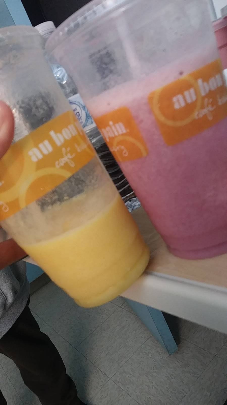 Au Bon Pain | bakery | 901 NW 17th St suite b, Miami, FL 33126, USA | 3055459999 OR +1 305-545-9999