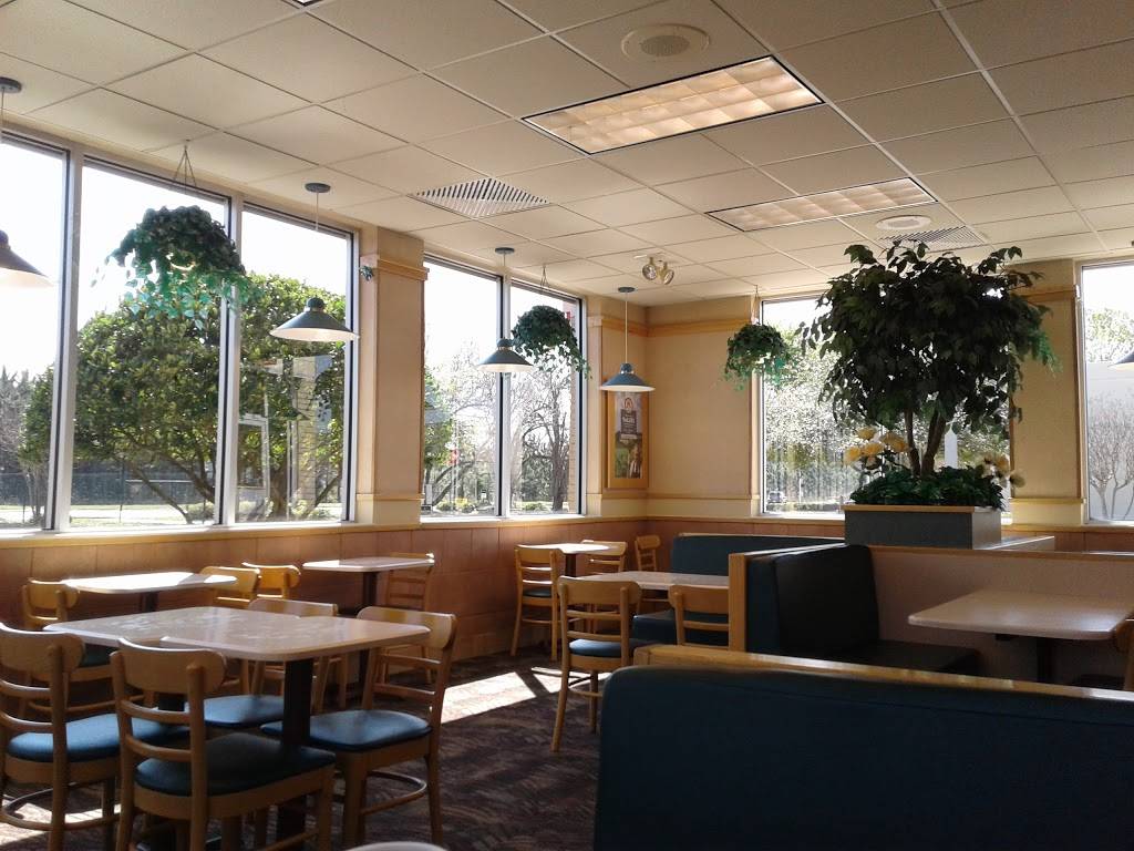 Wendys | restaurant | 7027 Commonwealth Ave, Jacksonville, FL 32220, USA | 9046931540 OR +1 904-693-1540
