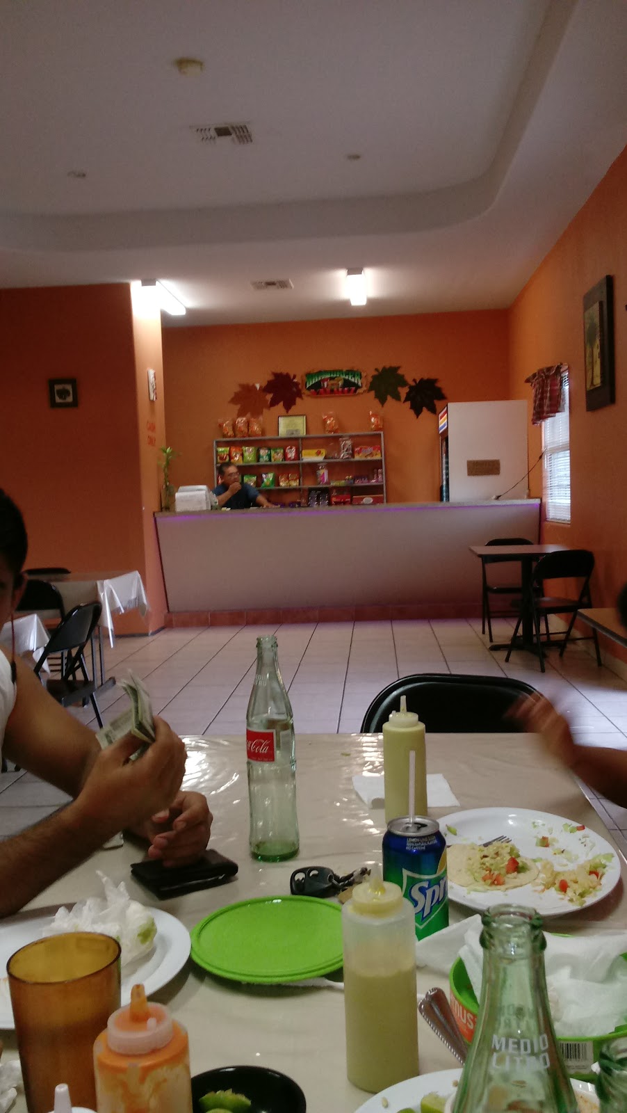 Hamburgers Valadez | restaurant | 1109 N 83rd St, Edinburg, TX 78542, USA | 9563284499 OR +1 956-328-4499