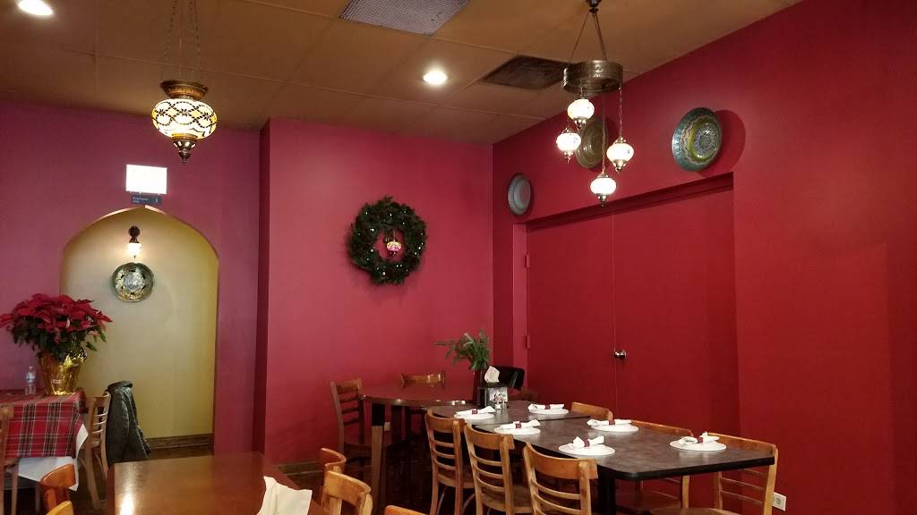 Zizis Cafe | restaurant | 2825 N Sheffield Ave, Chicago, IL 60657, USA | 7736979228 OR +1 773-697-9228