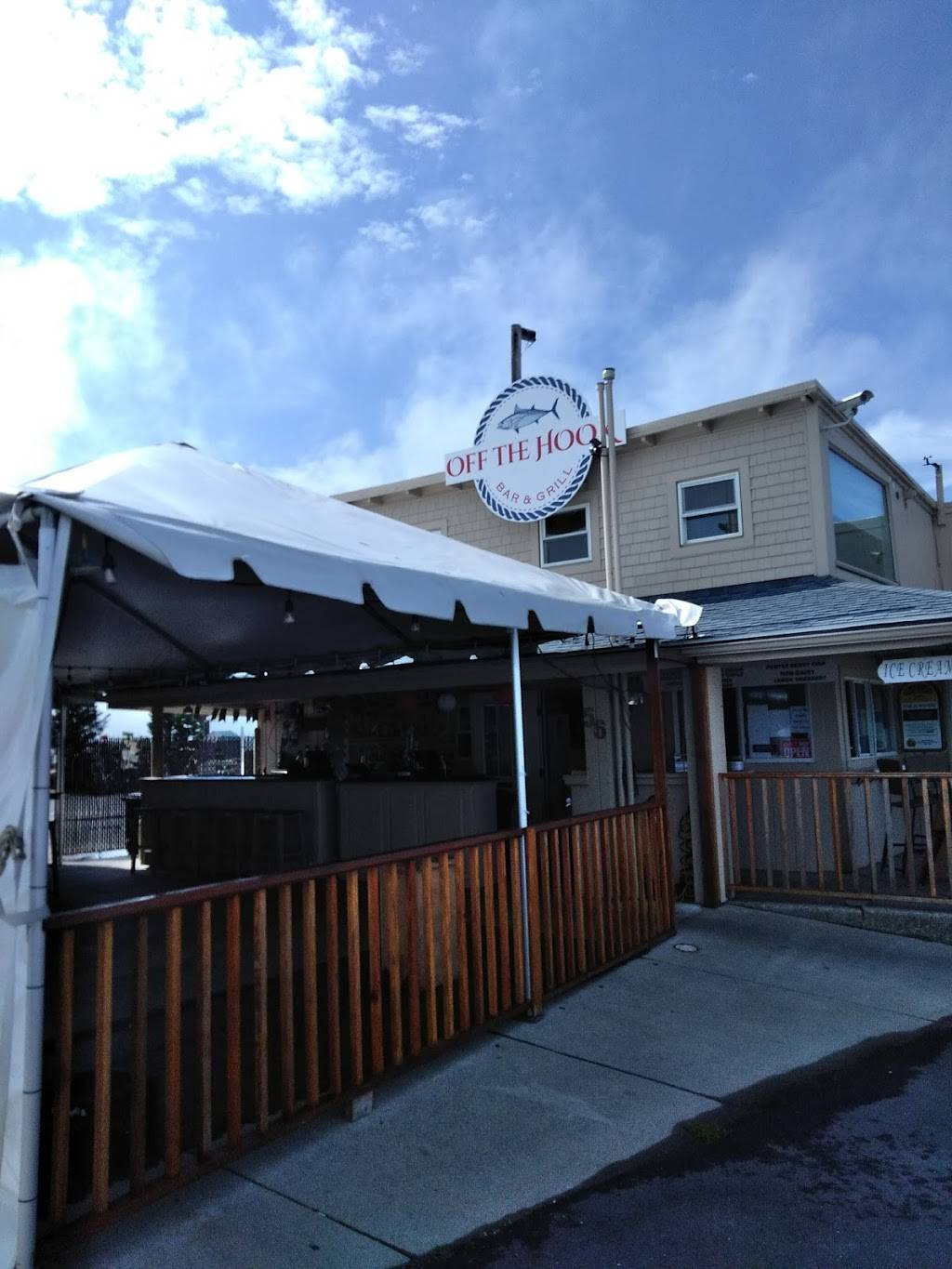 Off the Hook Bar & Grill | restaurant | 56 Goulart Memorial Dr, Fairhaven, MA 02719, USA | 5089930021 OR +1 508-993-0021