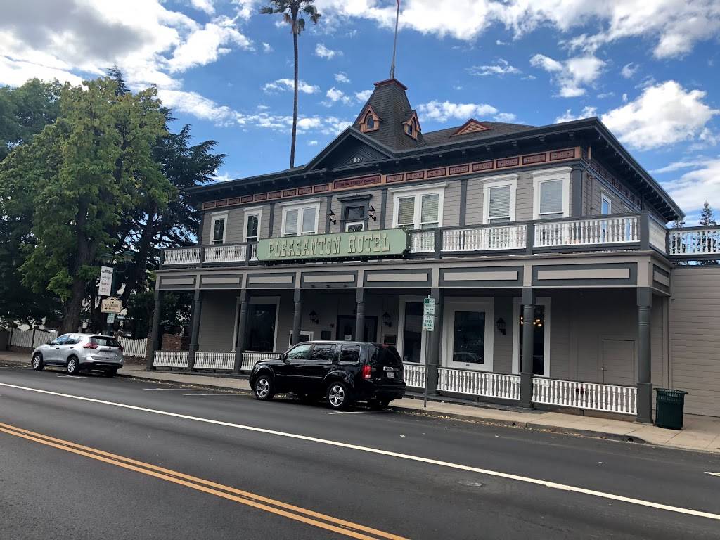 THE CLUBHOUSE at the Pleasanton Hotel | restaurant | 855 Main St, Pleasanton, CA 94566, USA | 9257508855 OR +1 925-750-8855