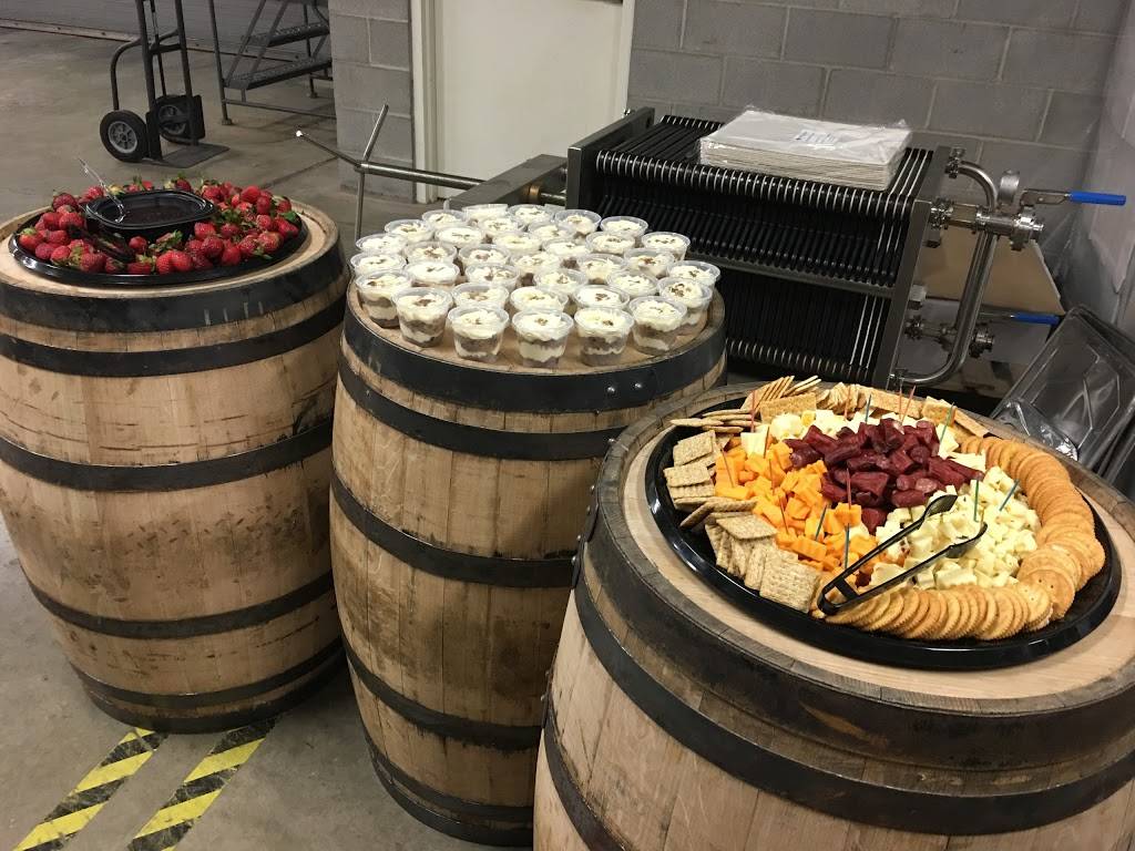 Bone Boys BBQ | restaurant | 109 W Main St, Bellevue, OH 44811, USA | 4194837447 OR +1 419-483-7447