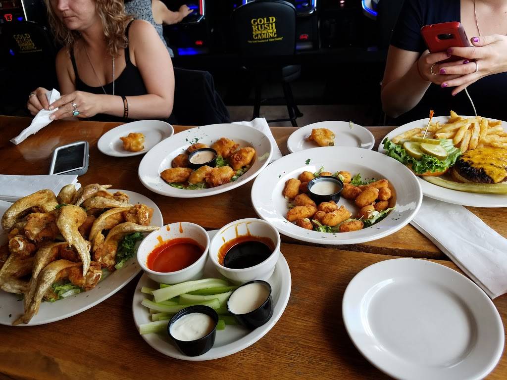 The Evergreen Pub & Grill | restaurant | 1400 W Main St, St. Charles, IL 60174, USA | 3319015142 OR +1 331-901-5142