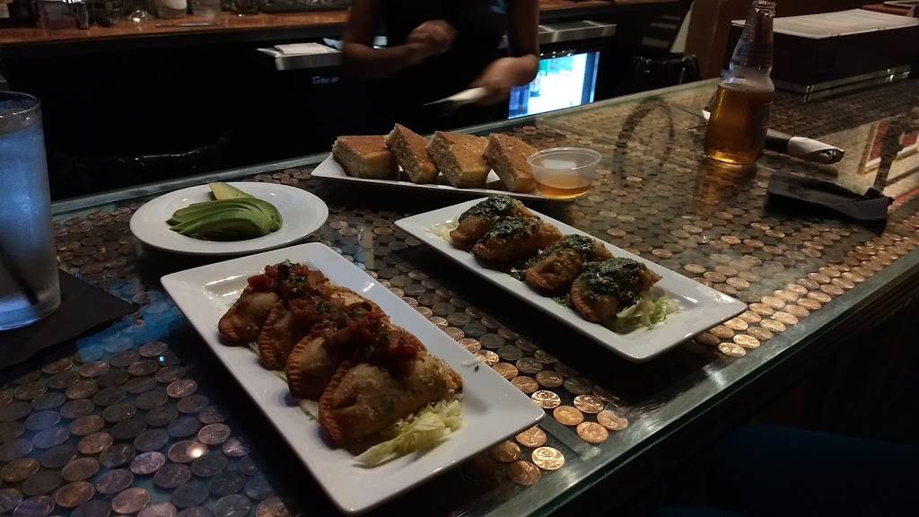 Snifters Tapas & Spirits | restaurant | 606 S 5th St, Milwaukee, WI 53204, USA | 4146350882 OR +1 414-635-0882