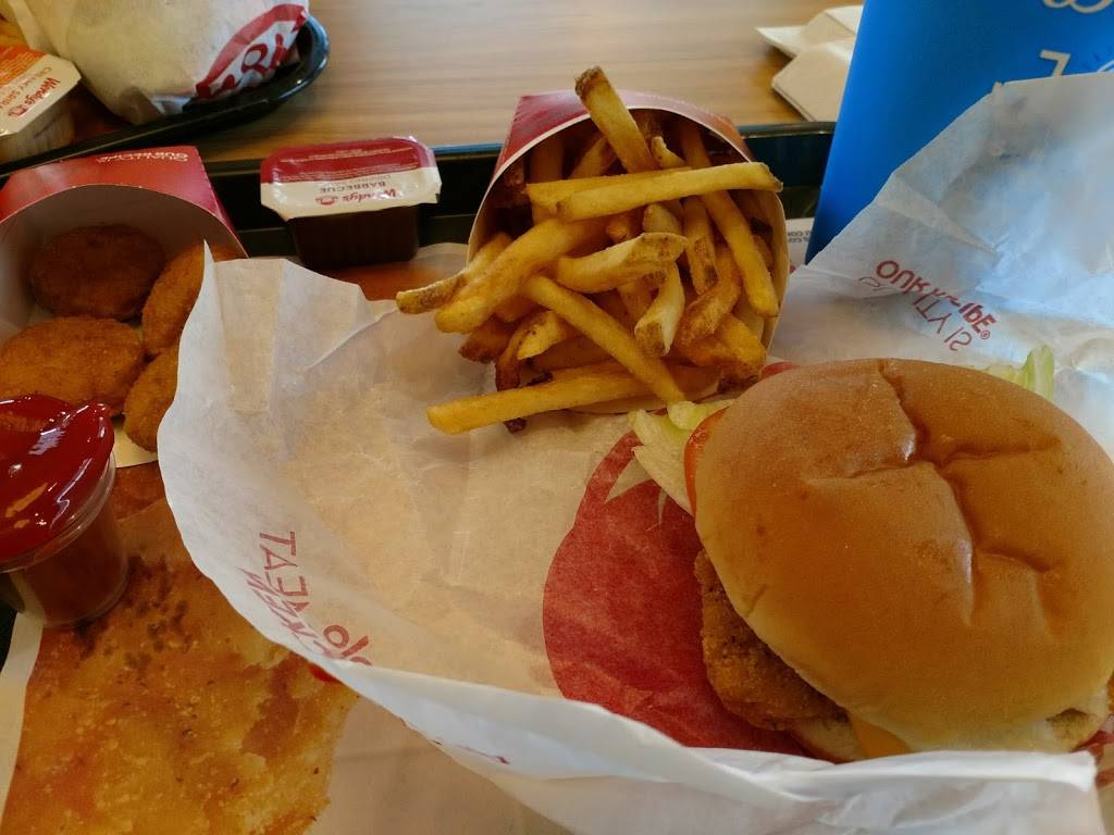 Wendys | restaurant | 740 Northwest Hwy, Cary, IL 60013, USA | 8476394543 OR +1 847-639-4543