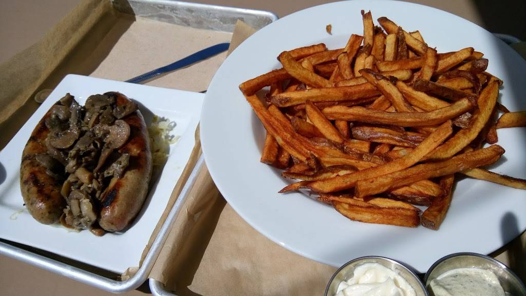 Kardinal Hall | restaurant | 722 Preston Ave, Charlottesville, VA 22903, USA | 4342954255 OR +1 434-295-4255