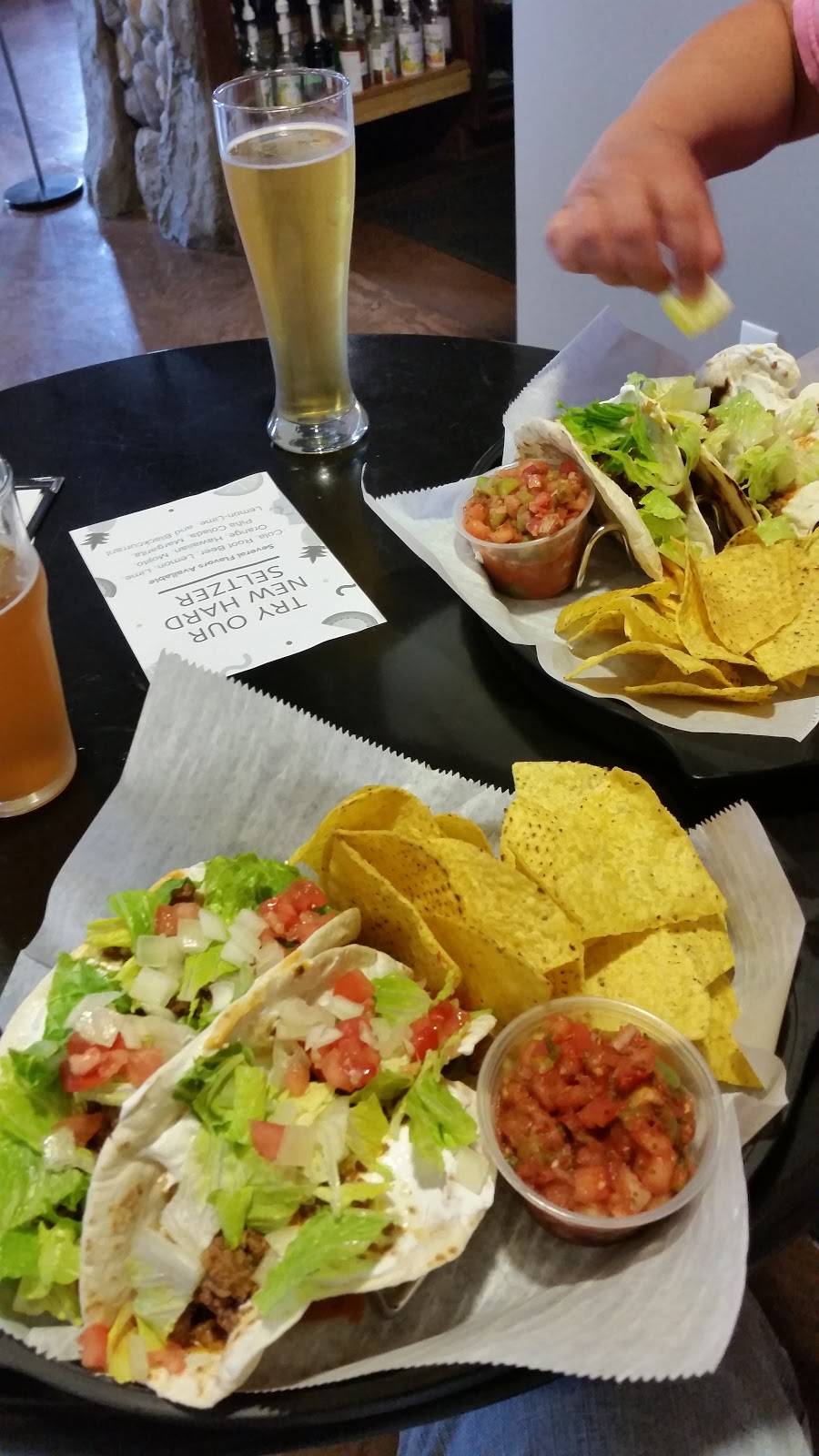 Hudsonville Winery | restaurant | 3768 Chicago Dr, Hudsonville, MI 49426, USA | 6166624589 OR +1 616-662-4589