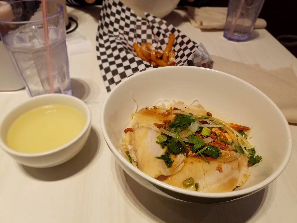 Broth & Basil Pho Noodle Bistro | restaurant | 18800 Limestone Commercial Dr Ste 400, Pflugerville, TX 78660, USA | 5122514746 OR +1 512-251-4746