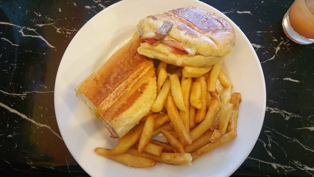 Neptune Grill | restaurant | 5501 Shore Blvd S, Gulfport, FL 33707, USA | 7276234823 OR +1 727-623-4823