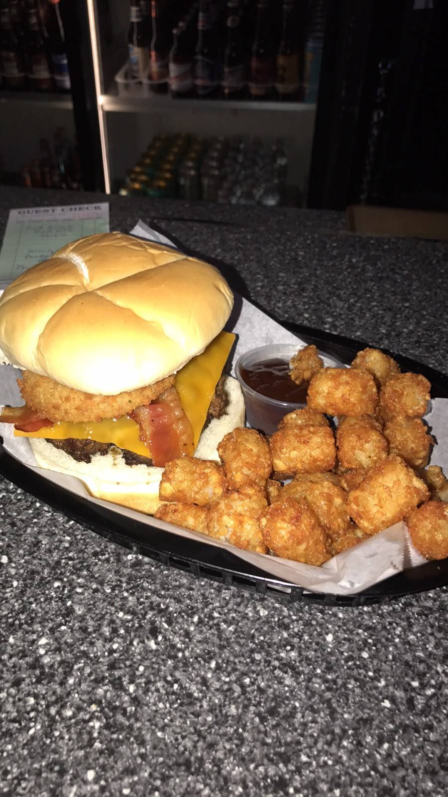 Showcase Bar | restaurant | 5015 Turney Rd, Garfield Heights, OH 44125, USA | 2168837469 OR +1 216-883-7469