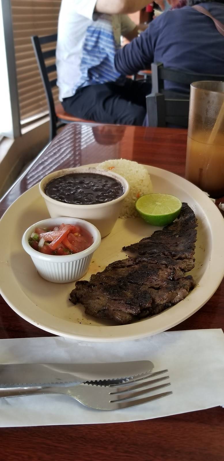 Jennis Panaderia Salvadoreña | restaurant | 204 Washington Ave, Homestead, FL 33030, USA | 7863399891 OR +1 786-339-9891