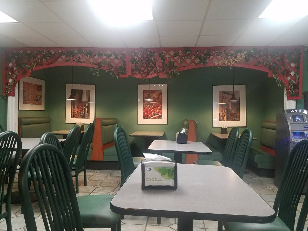 Vitos Pizza | restaurant | 658 Fulton St W, Grand Rapids, MI 49504, USA | 6164518277 OR +1 616-451-8277